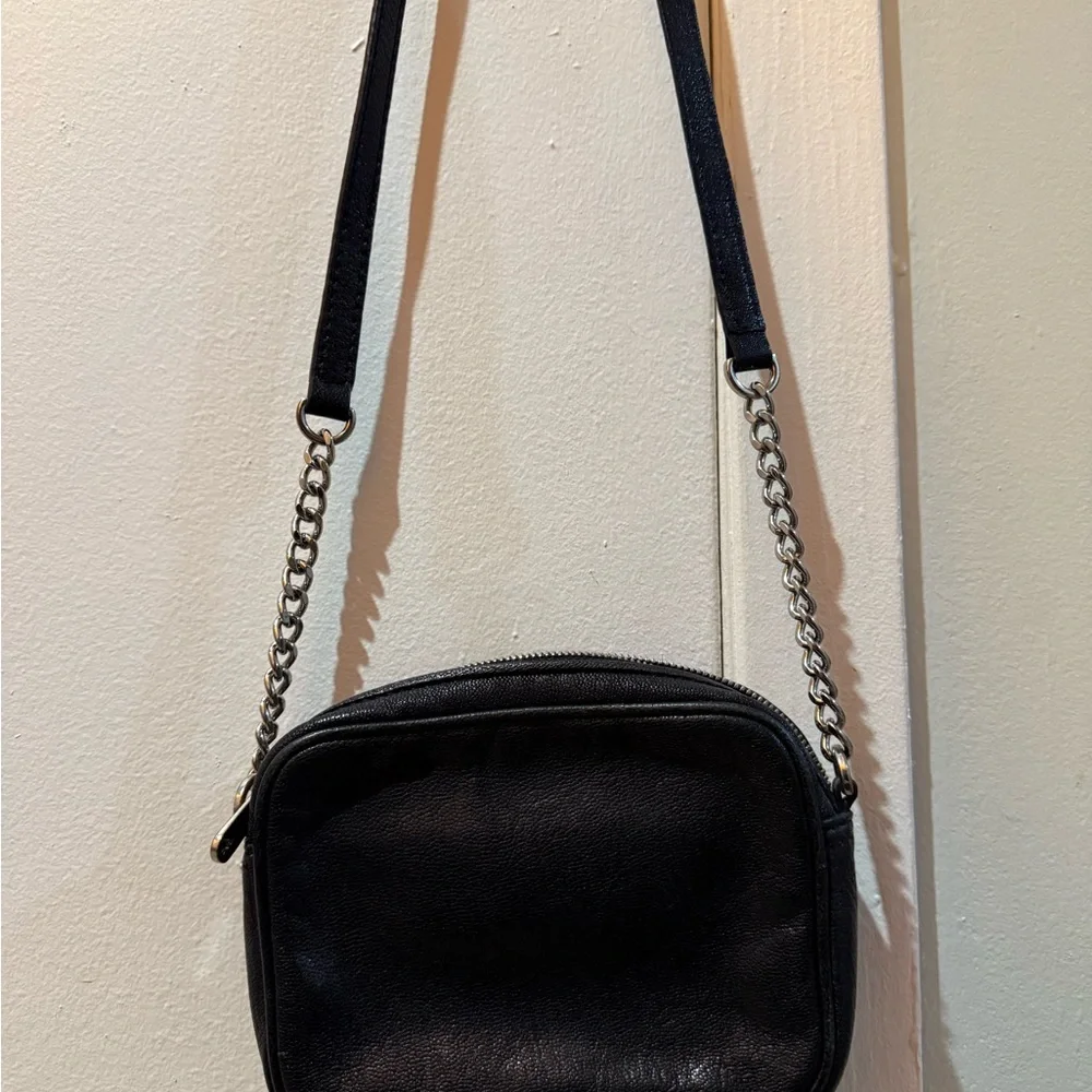 EUC Michael Kors Black Crossbody Bag with Metallic Accents - Picture 4 of 8